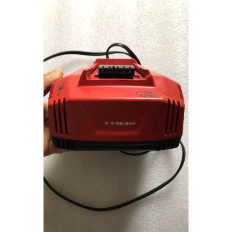 Multi-Voltage Fast Charger C 4 - đánh giá và giá Power Tools Hilti
